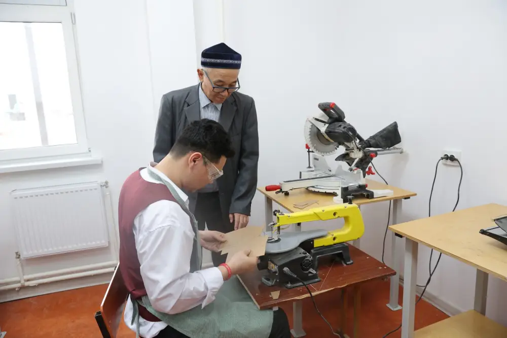 Рабочая поездка в Таласский район: пищевая промышленность, транспорт, соцобъекты (3)