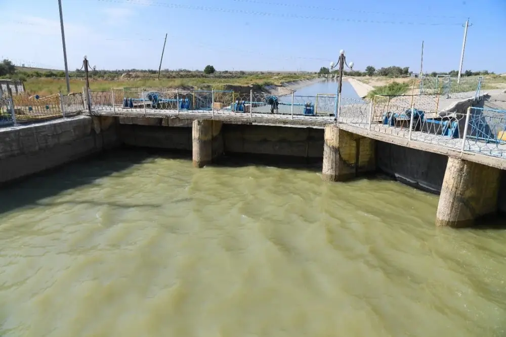 В ТУРКЕСТАНСКОЙ ОБЛАСТИ ВНЕДРЕНЫ НОВЫЕ ТЕХНОЛОГИИ ПО ЭФФЕКТИВНОМУ ИСПОЛЬЗОВАНИЮ ПОЛИВНОЙ ВОДЫ (5)