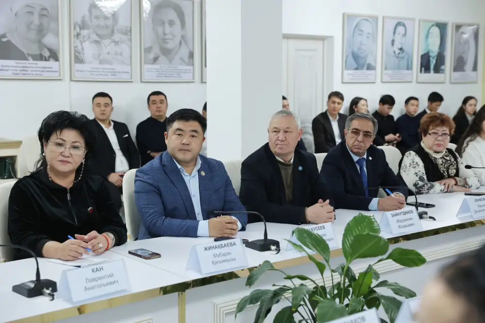 Проект новой Конституции определяет приоритеты развития страны (2)