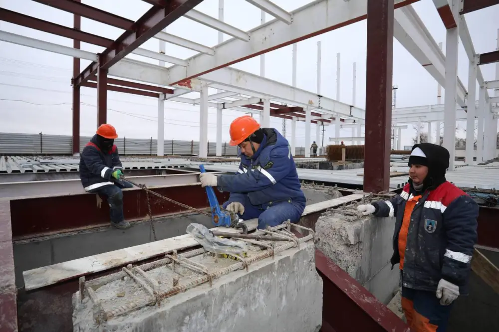 Нурдаулет Килыбай ознакомился с ходом строительства вокзала в Мунайлинском районе (6)
