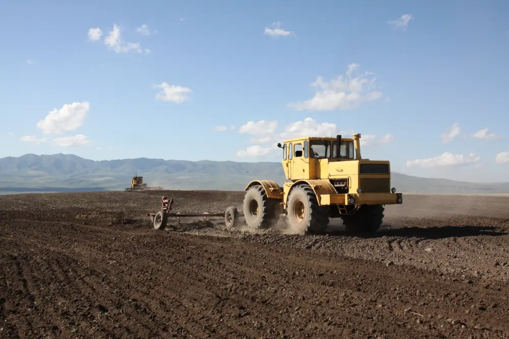 В области Жетісу в этом году посевные площади составят порядка 512 тыс. га (6)