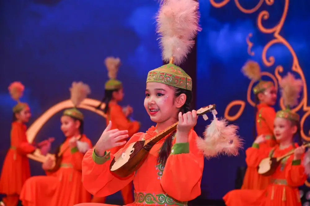 В Астане состоялся отчетный концерт студии «Жас сарбаз» имени Нургисы Тлендиева (7)