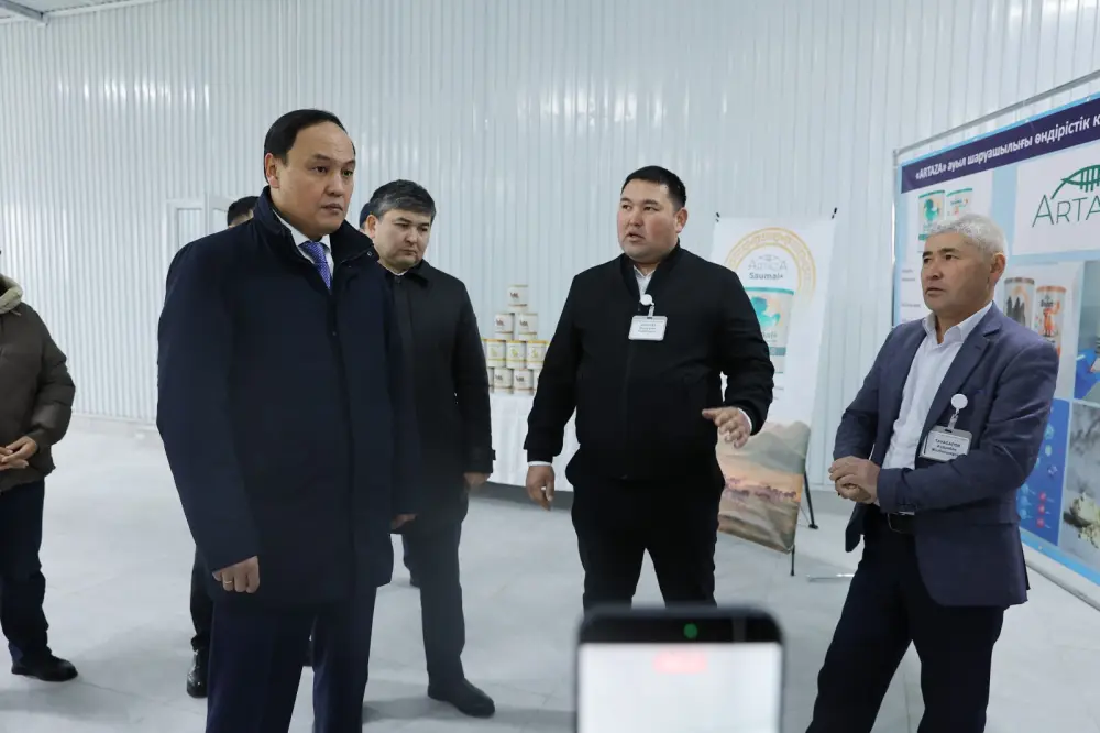 Рабочая поездка в Таласский район: пищевая промышленность, транспорт, соцобъекты (9)