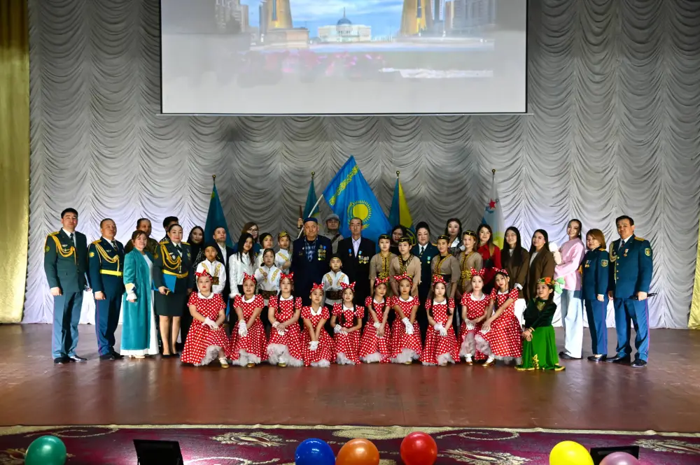 В Астане состоялся отчетный концерт студии «Жас сарбаз» имени Нургисы Тлендиева (10)