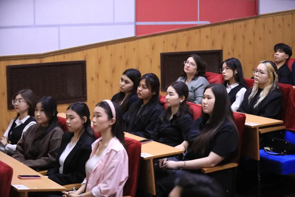 Таза Қазақстан: Прошел показ экологического документального фильма «Топырақтың алты дюймі» (2)