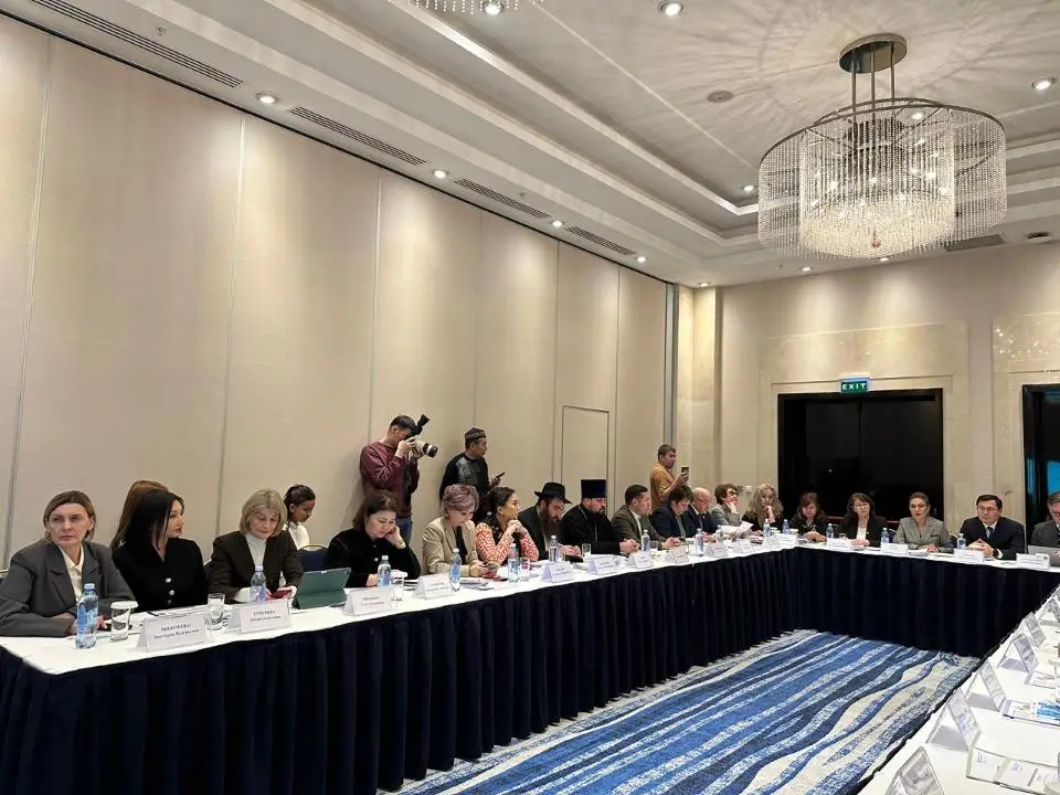 В Астане обсудили вопросы профилактики ВПЧ и рака шейки матки (5)