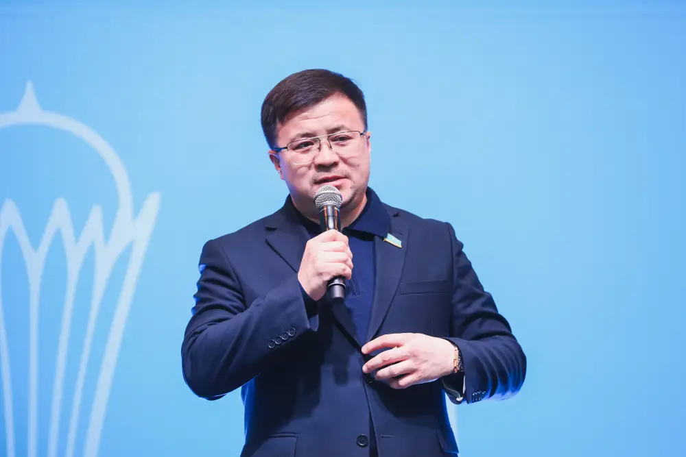 Более 10 тысяч человек приняли участие в молодежном концерте в поддержку референдума в Астане (3)