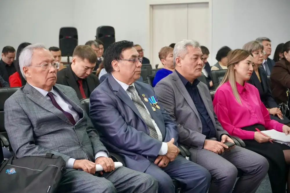 В Астане состоялось открытое общественное обсуждение изменений в новую Конституцию (7)