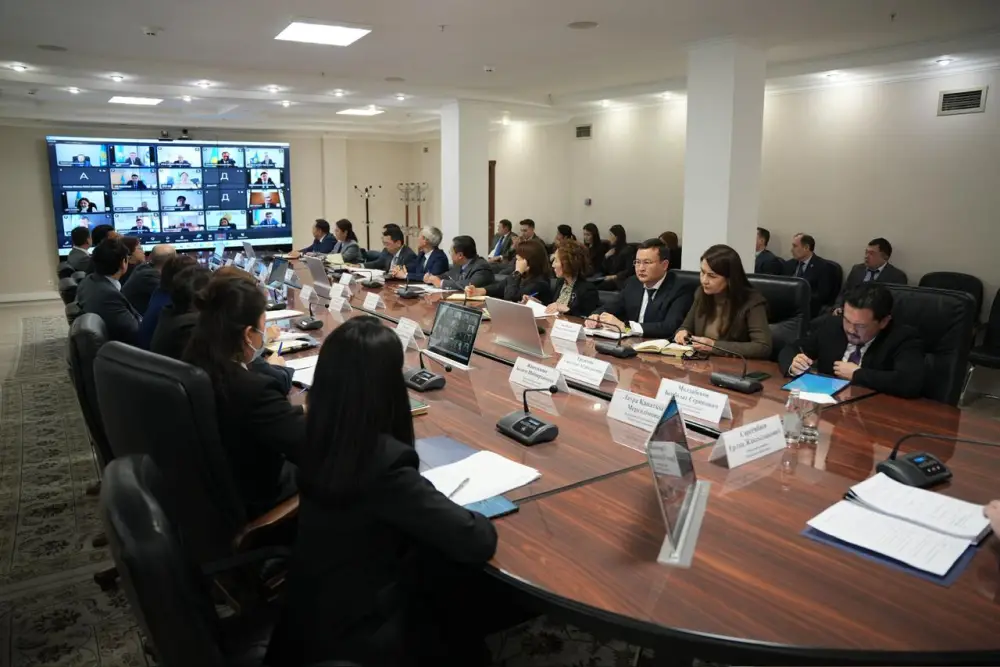 Под председательством Министра юстиции РК Ерлана Сарсембаева состоялось аппаратное совещание (4)