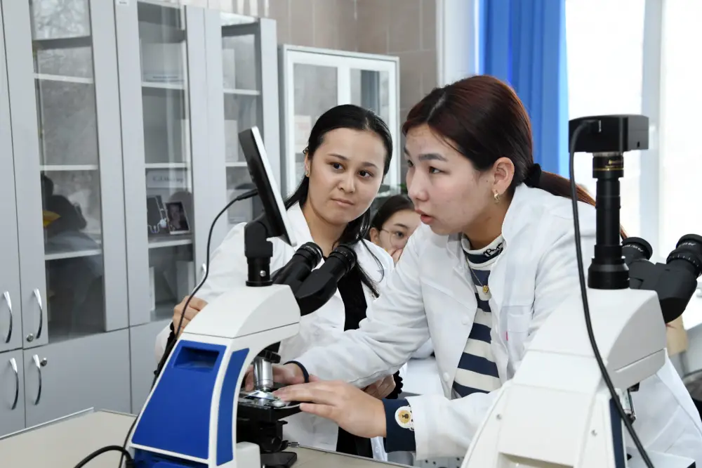 В УНИВЕРСИТЕТЕ АБАЯ ОТКРЫЛИ ШЕСТЬ СОВРЕМЕННЫХ ЛАБОРАТОРИЙ (4)