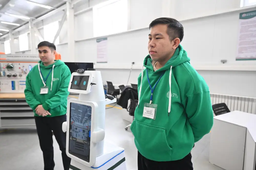 Председатель Сената ознакомился с научно-инновационными проектами университета (3)