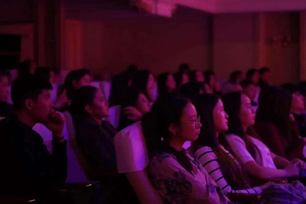 «Закон и порядок»: в Астане поставили спектакль «Екі ғұмыр» (2)