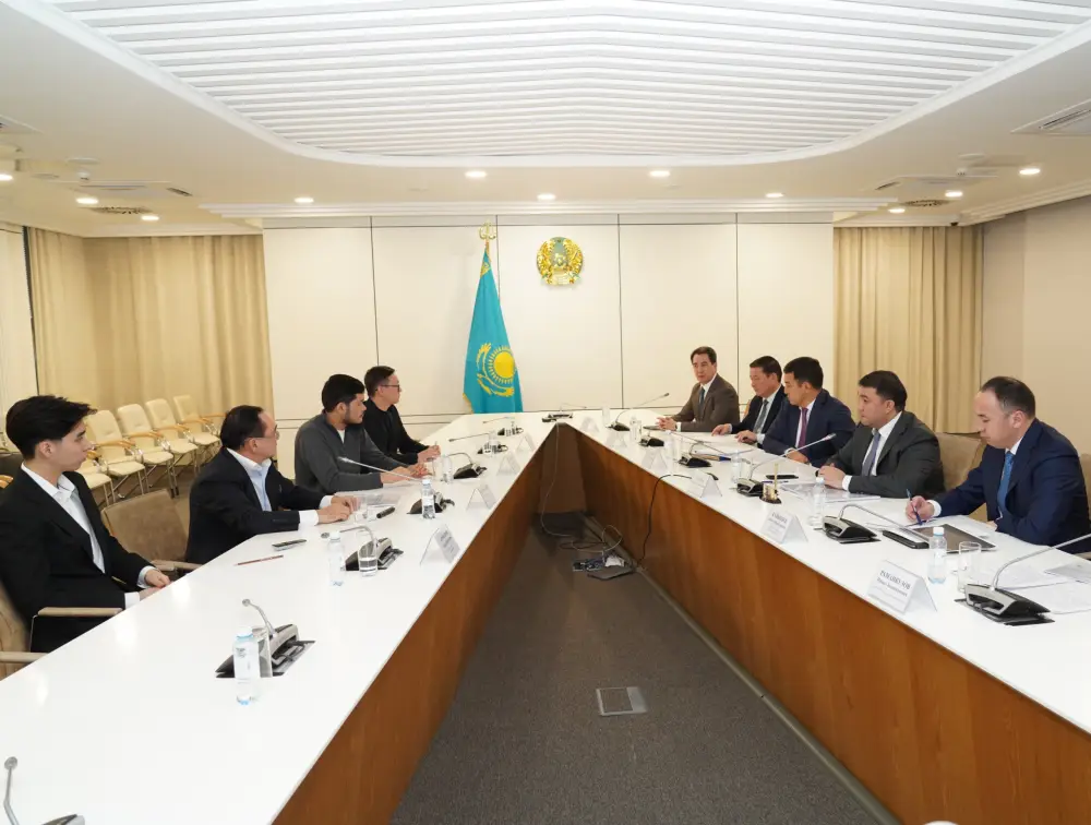 В ТУРКЕСТАНСКОЙ ОБЛАСТИ ВЕДУТСЯ ПЕРЕГОВОРЫ О СТРОИТЕЛЬСТВЕ СПОРТИВНО-ОБРАЗОВАТЕЛЬНОГО ХАБА НОВОГО ПОКОЛЕНИЯ (5)