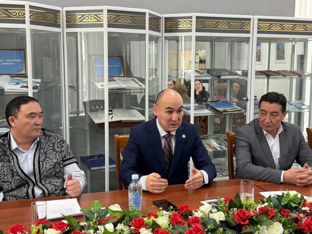 В Астане сотрудники архива и специалисты в области права обсудили правовые основы института брака (6)