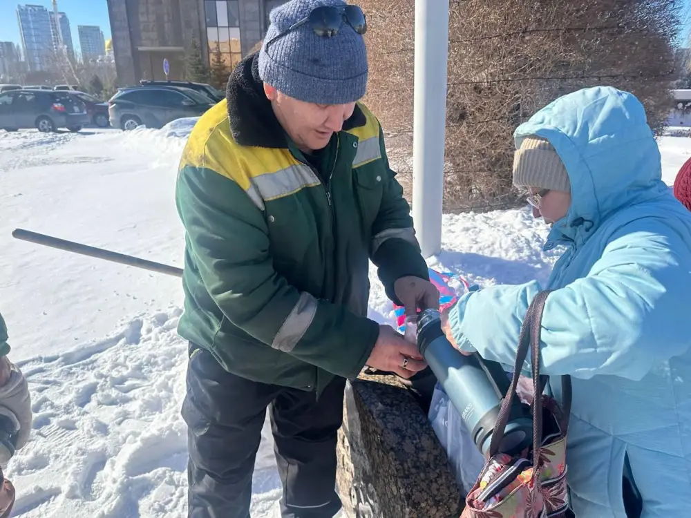«Милосердие – путь добра»: в Астане пенсионеры провели благотворительную акцию (4)