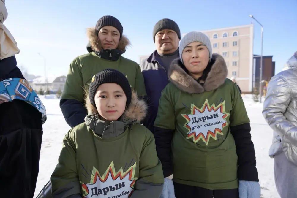 «Зимние веселые старты»: в Астане прошла семейная эстафета «Папа, мама и я» (2)