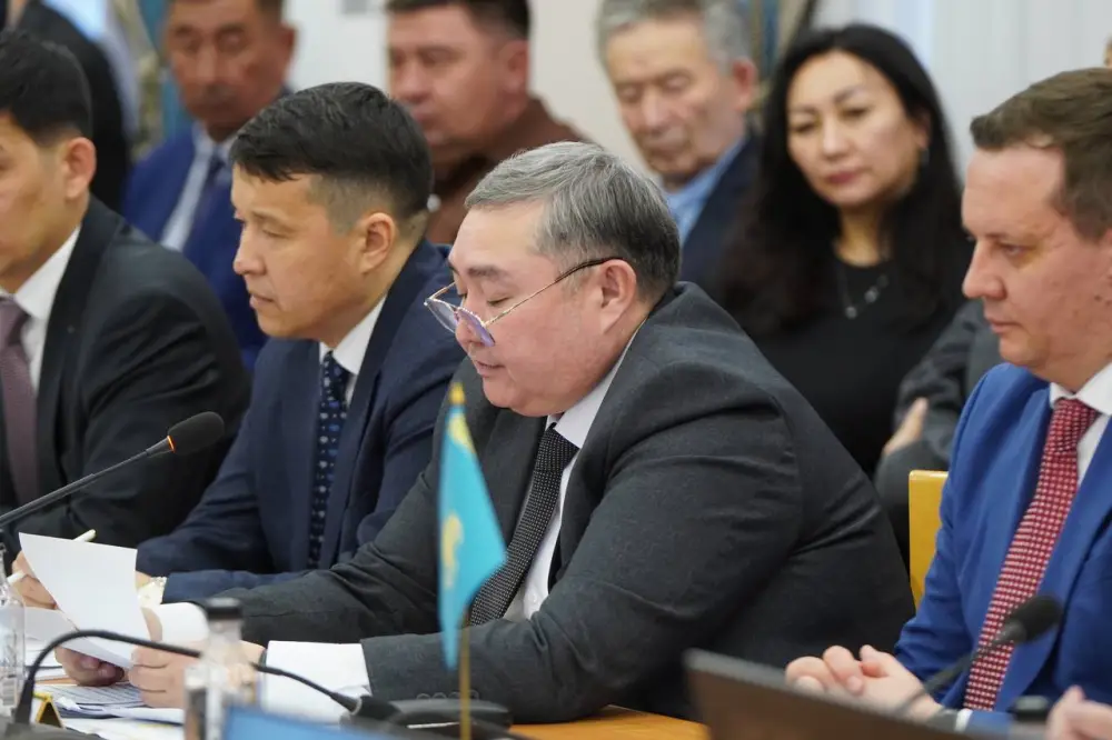 Двустороннее сотрудничество: между ВКО и Алтайским краем подписан протокол договорённостей (5)