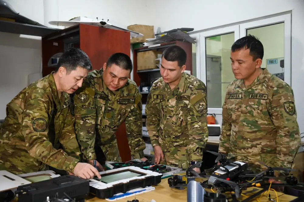 Ученые Национального университета обороны готовят операторов беспилотной авиации для Сухопутных войск (6)