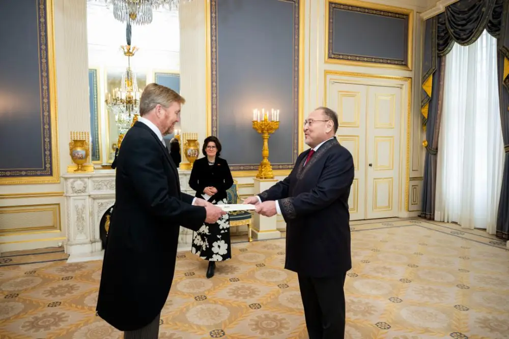 Посол Казахстана вручил верительные грамоты Королю Нидерландов (5)