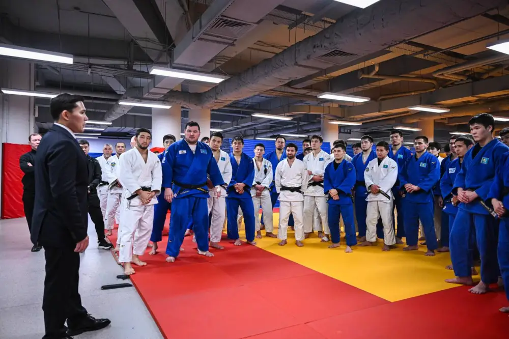 Сборные Казахстана готовятся к Grand Slam по дзюдо и чемпионату Азии в помещении - Ербол Мырзабосынов ознакомился с тренировочным процессом (8)
