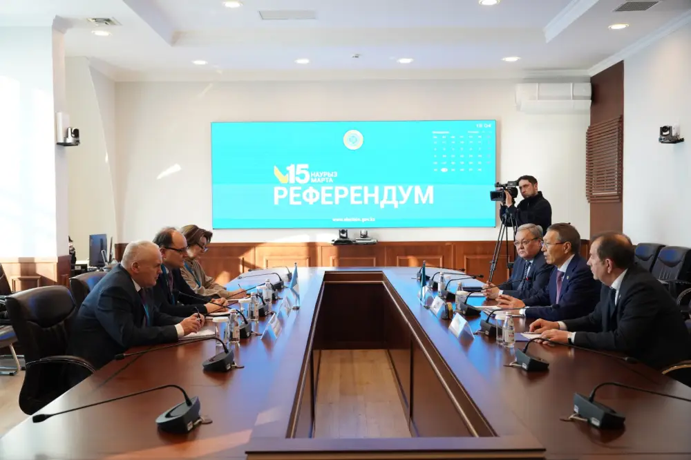 В ЦКР состоялась встреча с руководством Миссии наблюдателей от СНГ на референдуме (3)