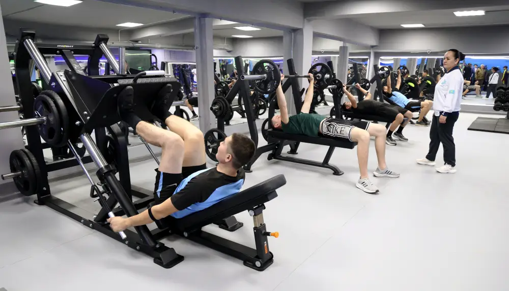 Министр обороны презентовал депутатам Парламента проект Sarbaz+ в Алматы (4)