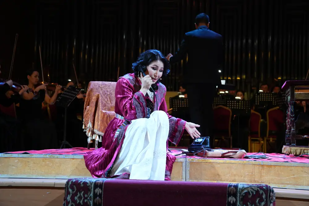 Моноопера Франсиса Пуленка «Человеческий голос» впервые прозвучала на казахском языке (3)