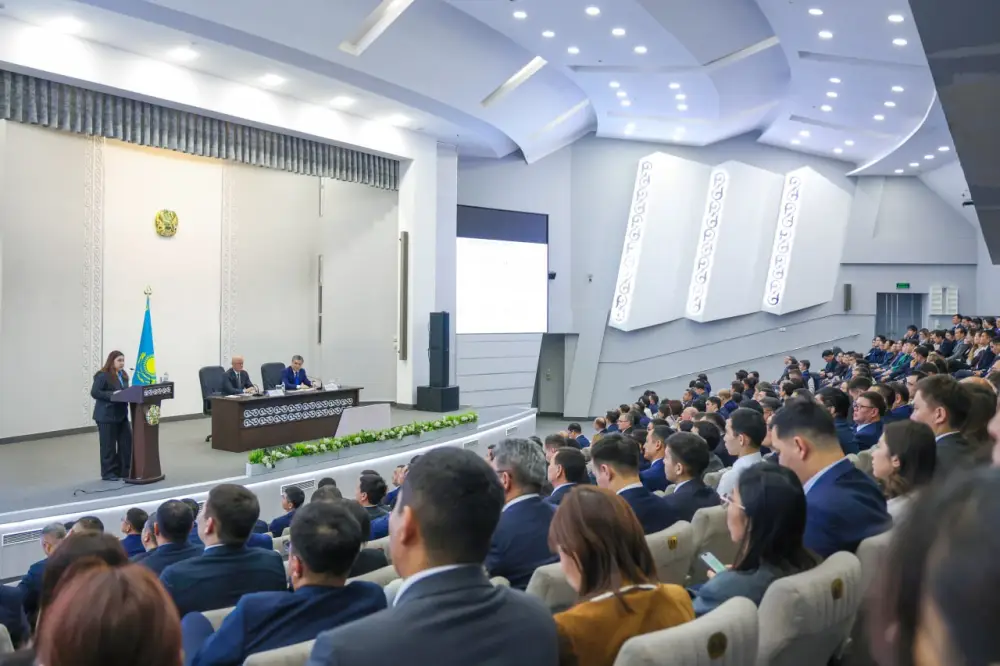 Под председательством Первого заместителя Премьер-министра Романа Скляра прошла Коллегия Министерства промышленности и строительства по итогам 2025 года (6)