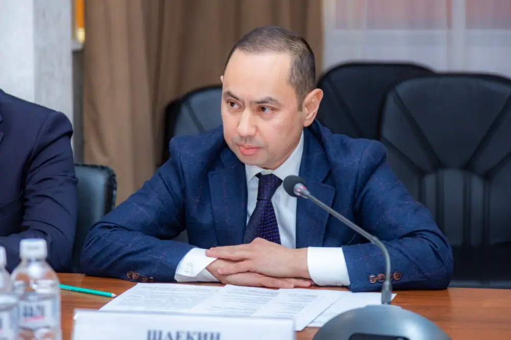 Арман Шаккалиев провёл первое заседание обновлённого Общественного совета (5)