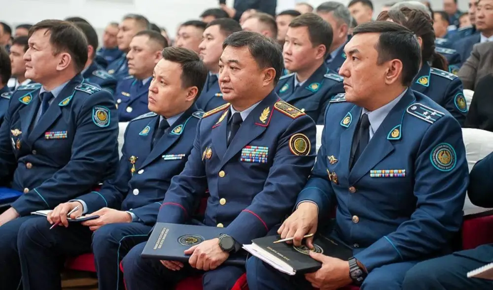 "Никаких оправданий": Министр внутренних дел жестко прошелся по полиции Шымкента (5)