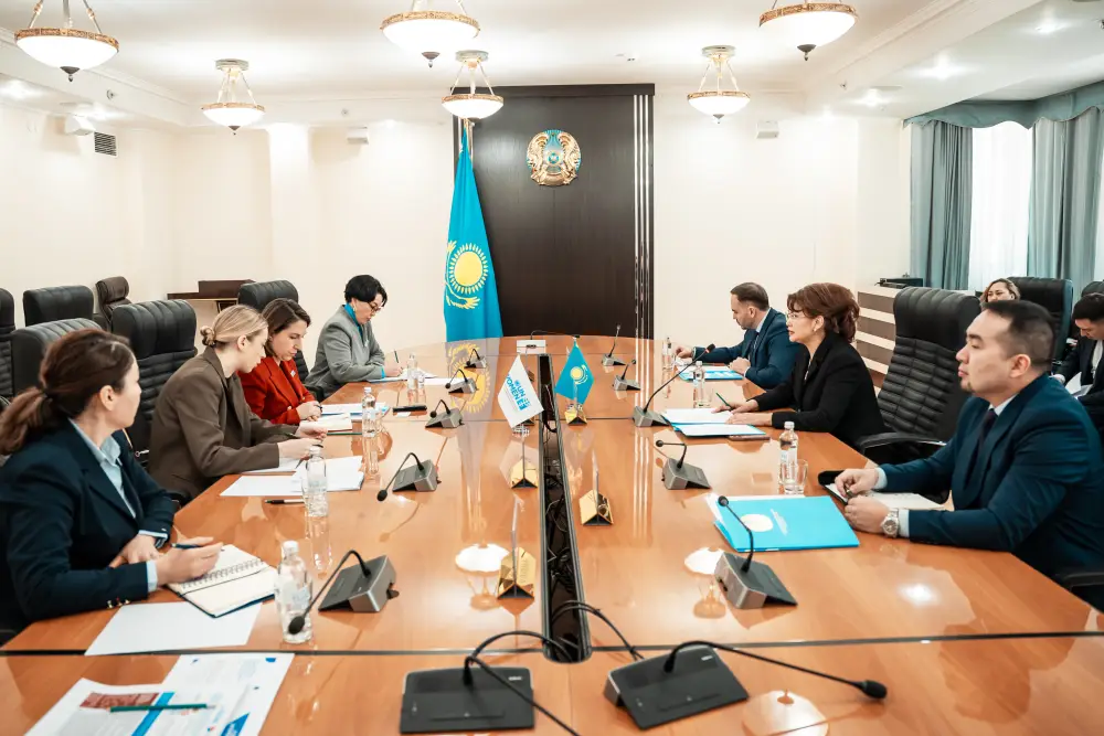 Аида Балаева провела встречу с Главой офиса Структуры «ООН-Женщины» в Казахстане Джерен Гюрес (2)