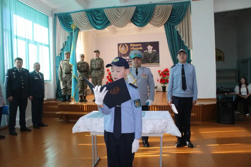 В Катон-Карагайском районе открыли новый полицейский класс имени героя-полицейского (3)