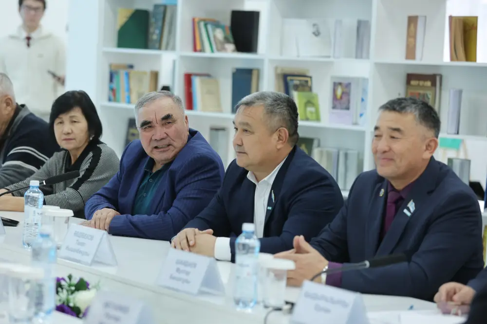 Ербол Карашукеев встретился с ветеранами Жамбылской области (4)