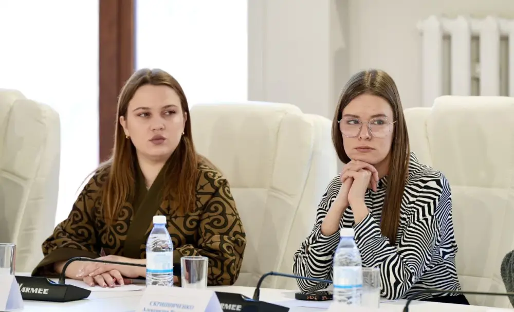 В ВКО этнокультурные объединения и молодежь поддержали проект новой Конституции (5)