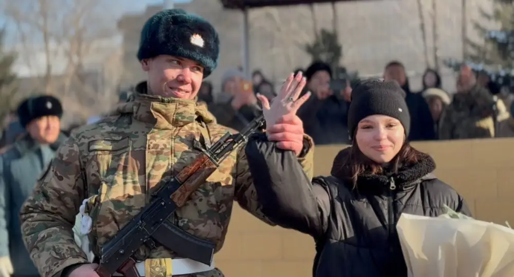 В Семее церемония принятия Военной присяги гвардейцев запомнилась особыми моментами (5)