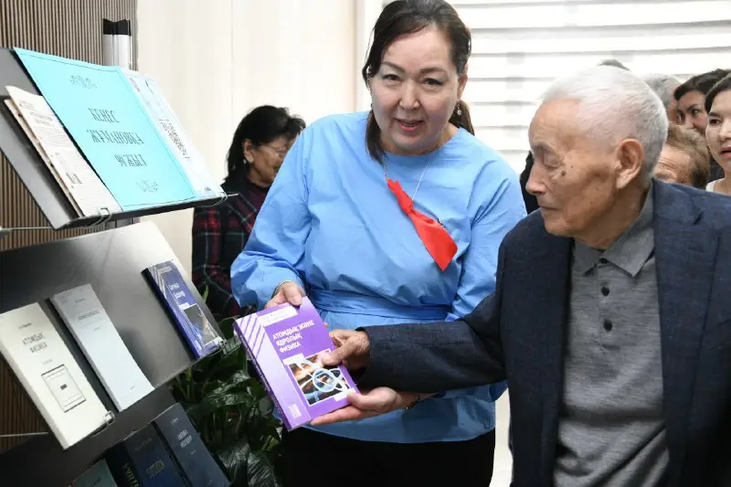 К 90-летию профессора Кенеса Жуманова в КазНУ открыты новые образовательные пространства (8)