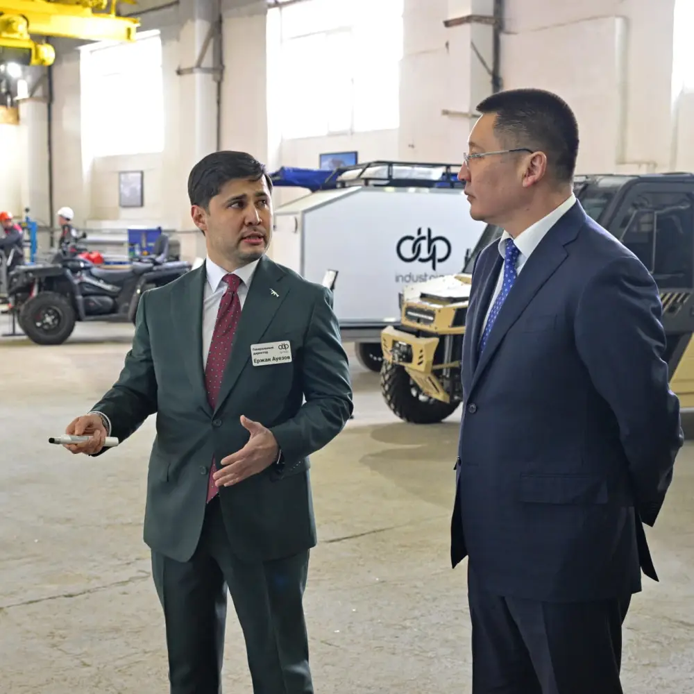 Аким области Асаин Байханов в рамках рабочей поездки посетил ряд инвестиционных объектов региона, ознакомился с ходом строительства гостиницы «Novotel», а также побывал на предприятиях центральной промышленной зоны областного центра (9)