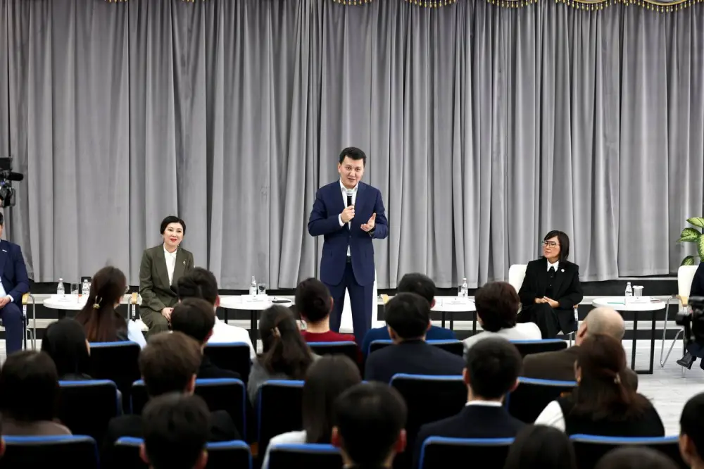 Студенческая молодежь Актюбинской области включилась в обсуждение Новой Конституции (7)