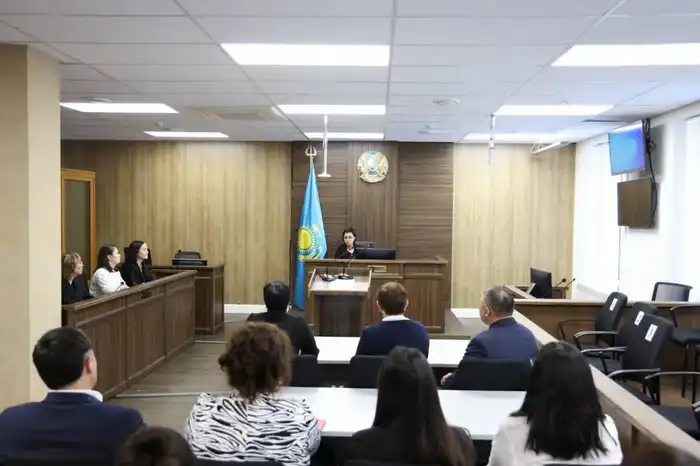 Магистранты Академии правосудия при Высшем Судебном Совете посетили Специализированный межрайонный суд по уголовным делам города Астаны (7)