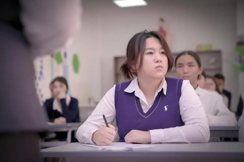 «Школа без смартфонов»: в Астане растет число учащихся, не пользующихся смартфонами во время занятий (2)