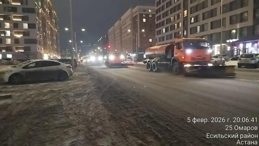 Гололед и обильные осадки в Астане: спасатели обратились с предупреждением к горожанам (2)