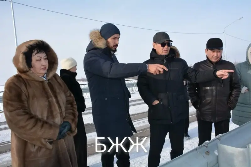 Подготовка к паводку: в посёлке Г. Мустафина разбирают ставшую ненужной технологическую дорогу (2)