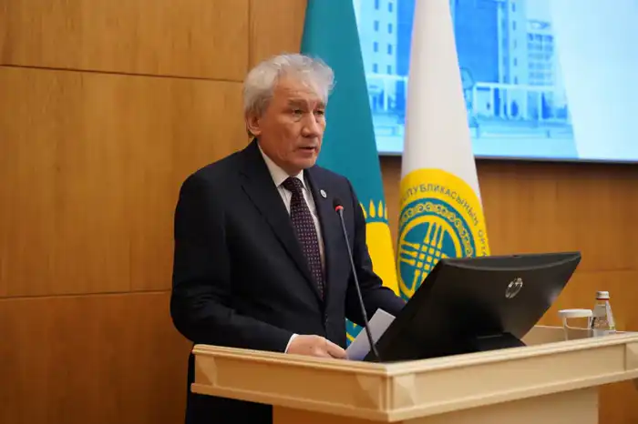 Состоялось заседание ЦКР по вопросам организации и проведения республиканского референдума (4)