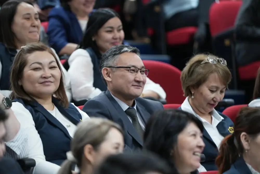 Председатель Агентства по делам государственной службы Дархан Жазықбай встретился с коллективом Комитета госказначейства (2)