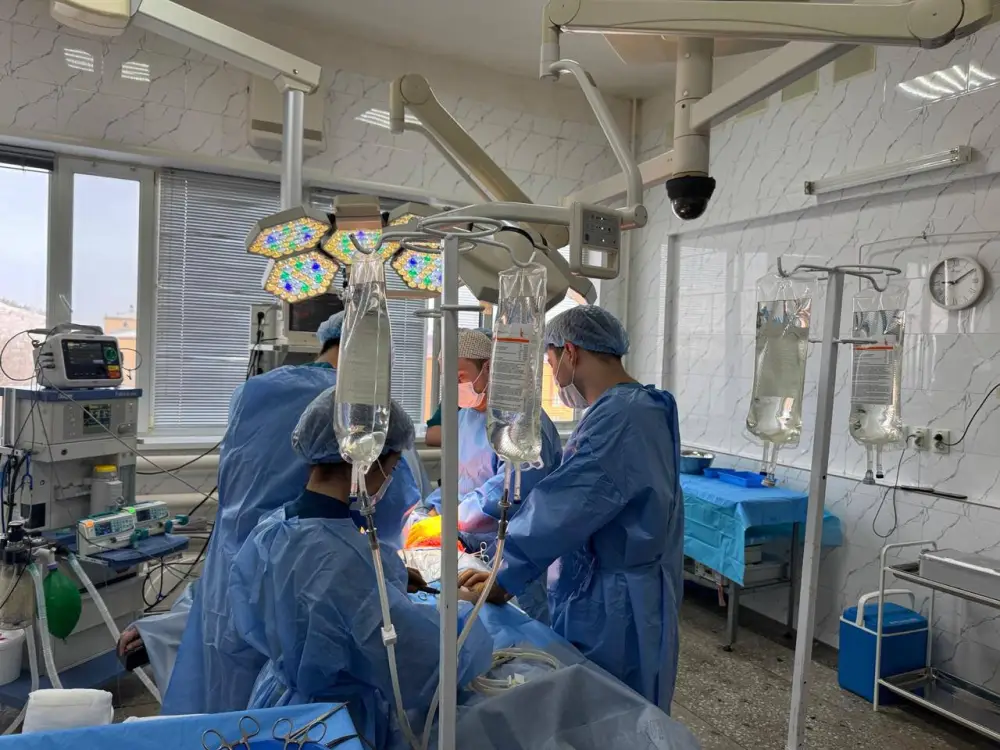 В АКМОЛИНСКОЙ ОБЛАСТИ ПРОВЕДЁН ДОНОРСКИЙ ПРОЦЕСС: ДВУМ ПАЦИЕНТАМ ВЫПОЛНЕНА ТРАНСПЛАНТАЦИЯ ПОЧЕК (2)