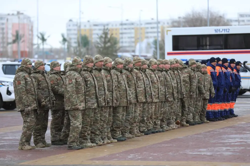 В Актобе службе по чрезвычайным ситуациям вручили ключи от новой техники (9)
