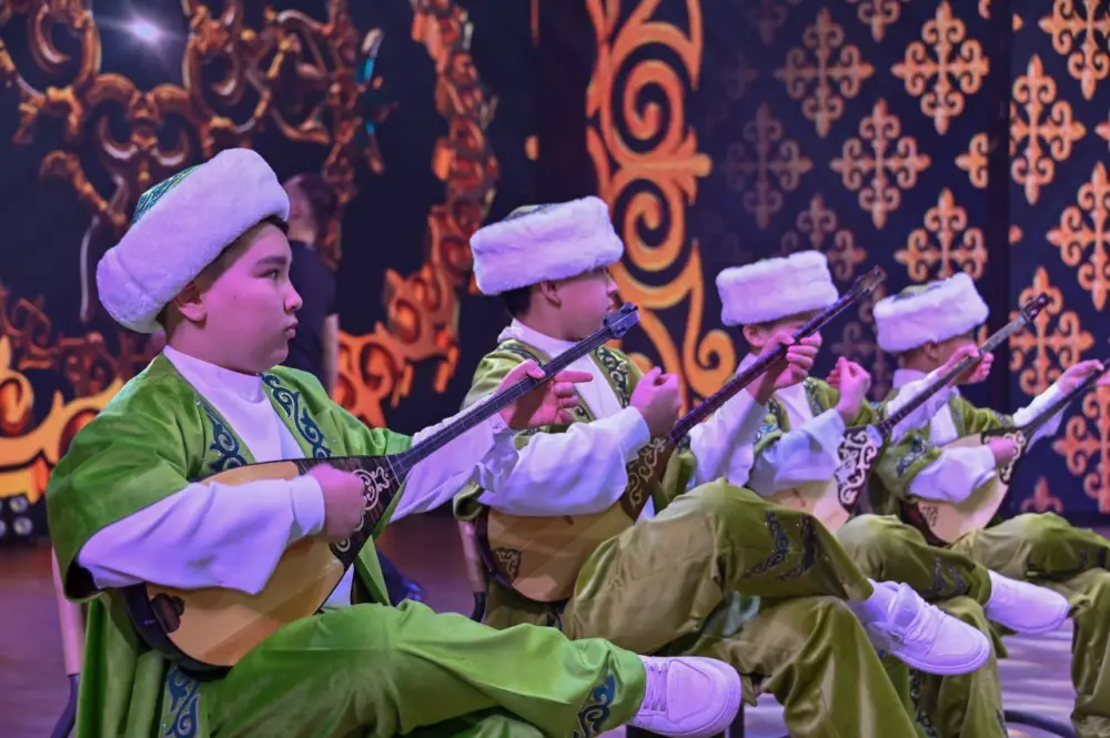 В Астане состоялся отчетный концерт студии «Жас сарбаз» имени Нургисы Тлендиева (3)