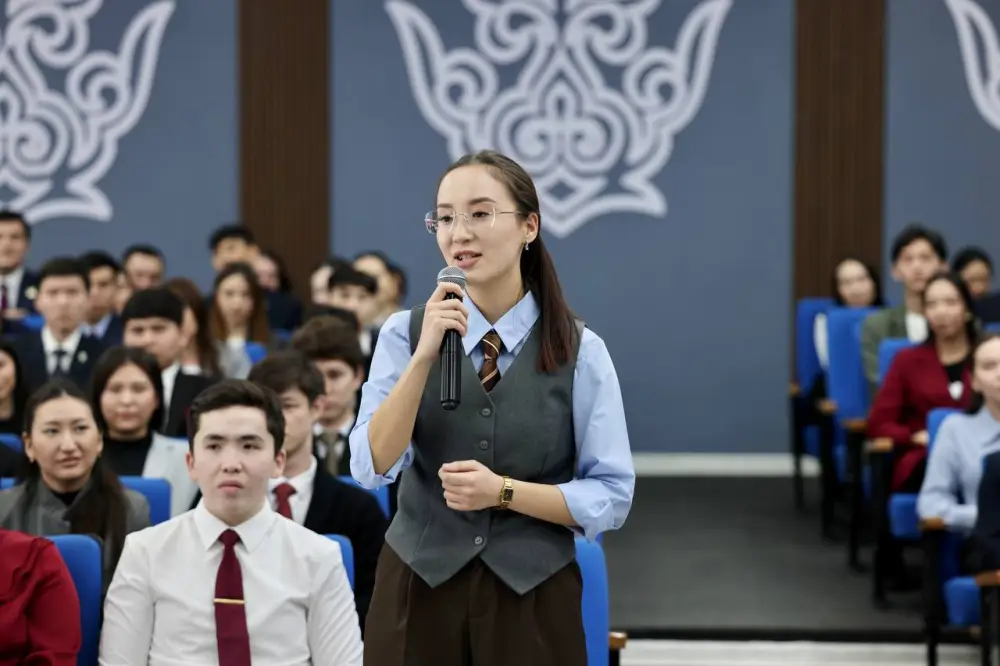 Студенческая молодежь Актюбинской области включилась в обсуждение Новой Конституции (2)