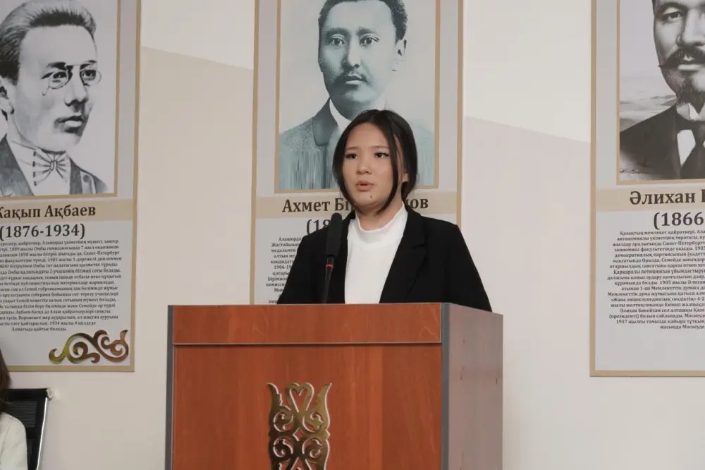 «Закон и порядок»: столичным школьникам показали работу адвокатов на деле (8)