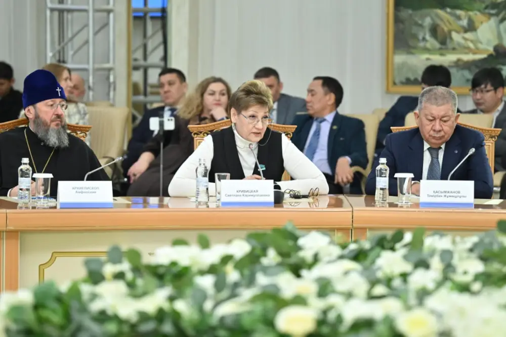 Председатель Сената Парламента Маулен Ашимбаев на встречах с жителями ВКО разъяснил значение новой Конституции (5)